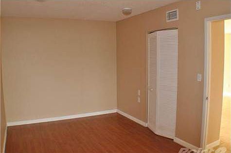 5th image of 1770 NE 191st St APT 204-1