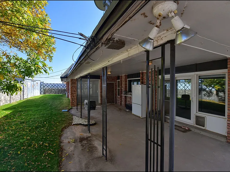 3433 Clearview Ln — Photo 44