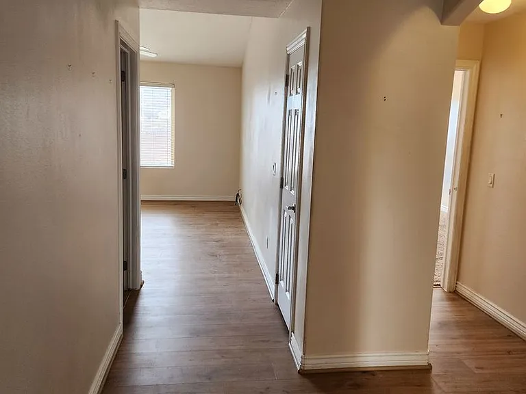1421 Northern View Dr — Photo 6