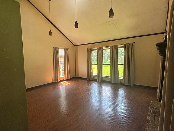3rd image of 545 Buckeye Ln
