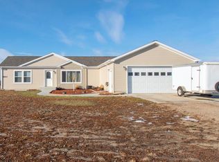 5461 Laurice Ave NW, Williston, ND 58801