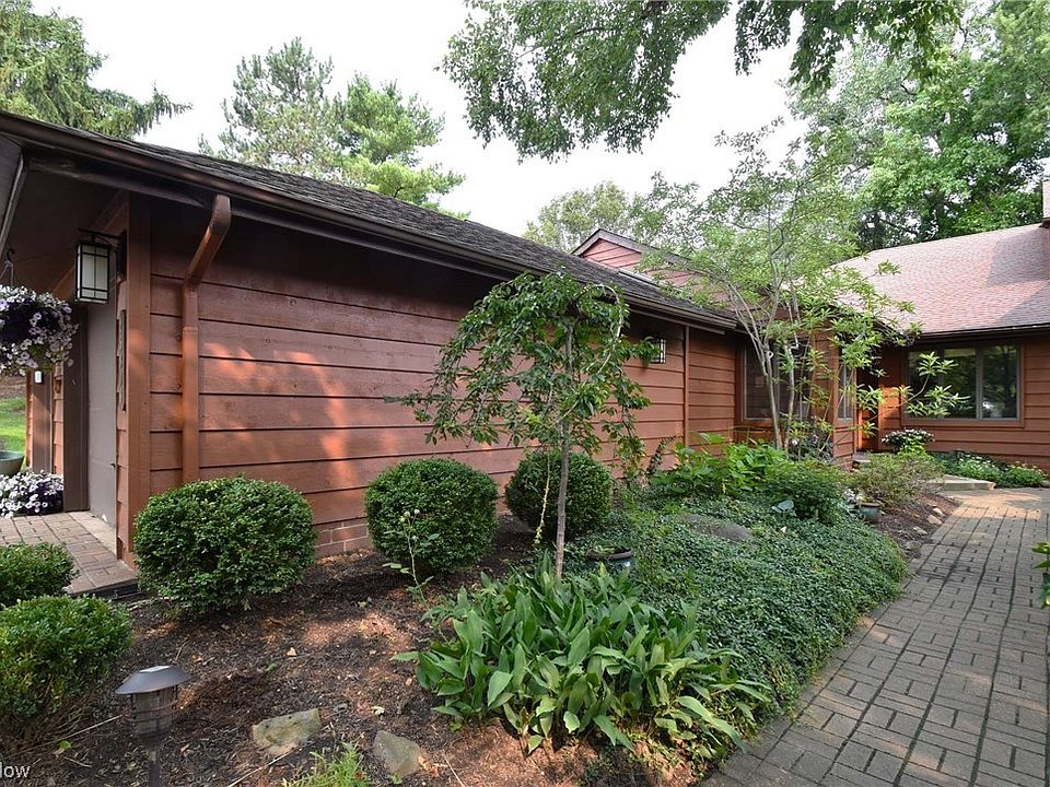 1st image of 25808 Fairmount Blvd