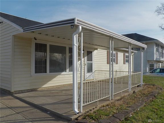 3rd image of 2582 E Aragon Ave