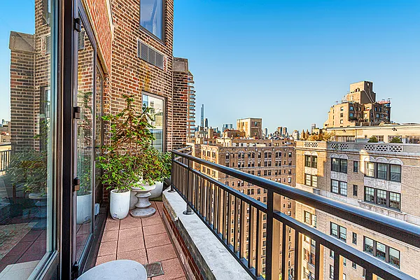 Sold by Brown Harris Stevens | media 17