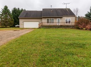 4059 Oakley Rd, Stockbridge, MI 49285