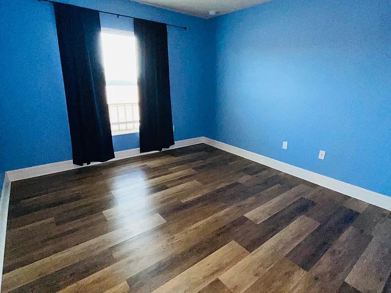 Middle Bedroom upstairs