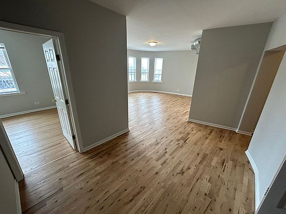 4th image of 2360 N Neva Ave #202