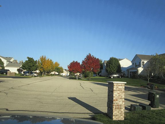 3rd image of 105 Whispering Oaks Dr