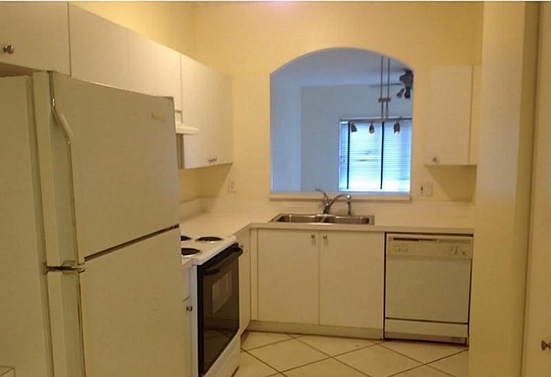 1st image of 1065 SW 42nd Ter