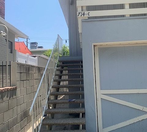 2nd image of 714 E Tujunga Ave APT C