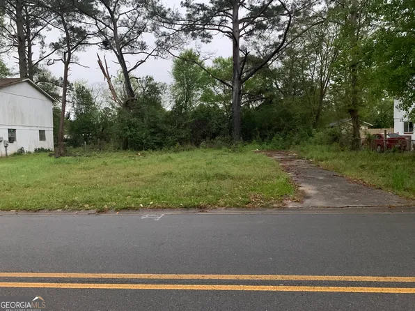 2674 Village Green Ln, Macon, GA 31206