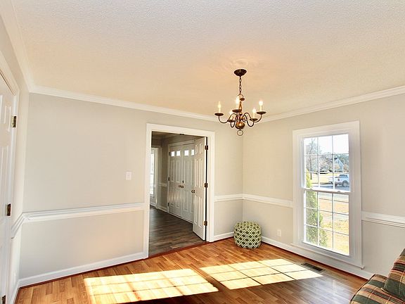 5th image of 402 Plantation Pl