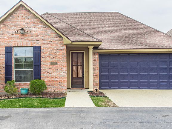 3rd image of 101 Woodbranch Ct