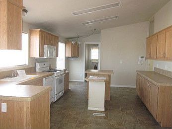 5th image of 5751 S Vine Ave