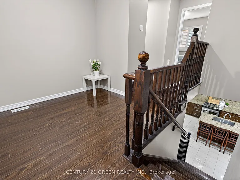 50 Bellcrest Rd — Photo 18