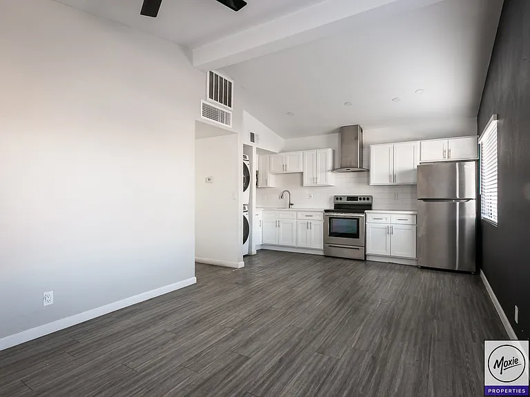 3615 E Coronado Rd #2 — Photo 4