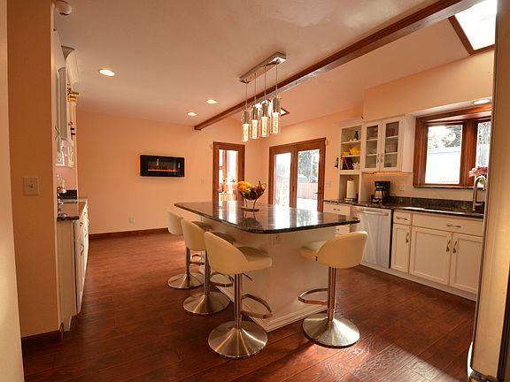 Lots of space in the kitchen
