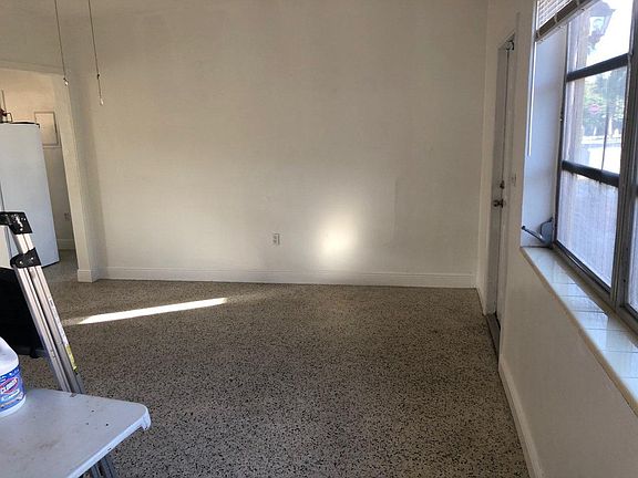 5th image of 140 NW 52nd Ave
