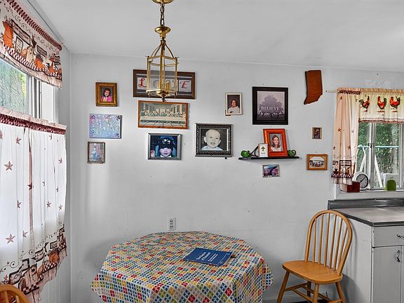 5th image of 1147 Alpine Dr