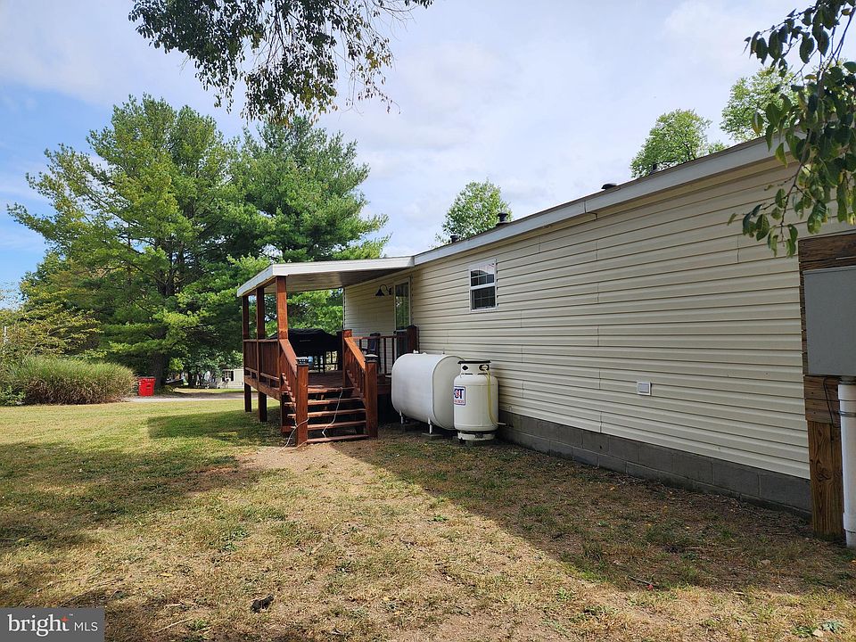 2nd image of 3453 Lakeview Dr