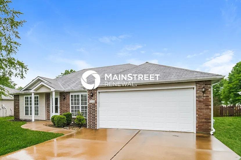 715 Country Ln — Photo 3