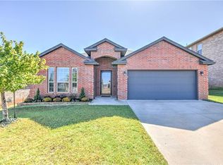 11212 NW 97th St, Yukon, OK 73099