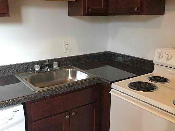 5th image of 635 W Barry Ave APT 106A