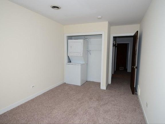 3rd image of 2725 N Clark St #Z40bhgs9t