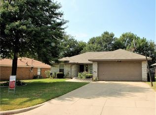 1048 Matthew St, Burleson, TX 76028