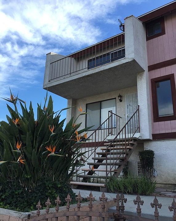 1st image of 422 Pomelo Ave APT B