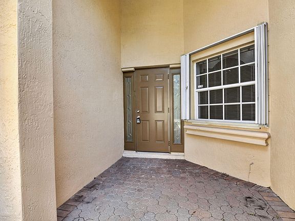 5th image of 1445 SW 11th Place