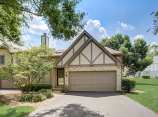 1463 Garnet Cir, Hoffman Estates, IL 60192