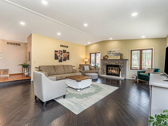 4th image of 2351 Old Pine Trl