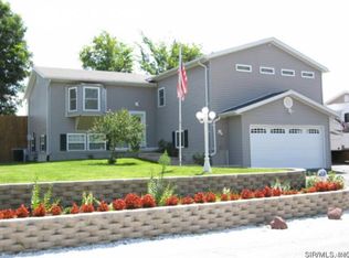 12720 Wood Trl, Elsah, IL 62028