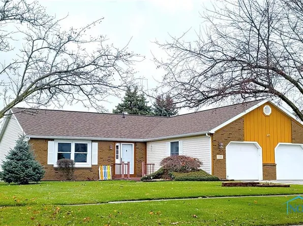 1135 Warbler Ct, Bowling Green, OH 43402