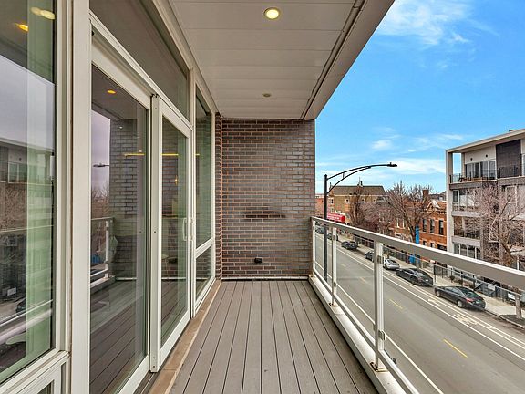 5th image of 2015 W Armitage Ave #3