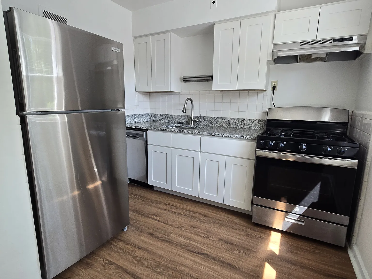 1 bed, $995 — Photo 3
