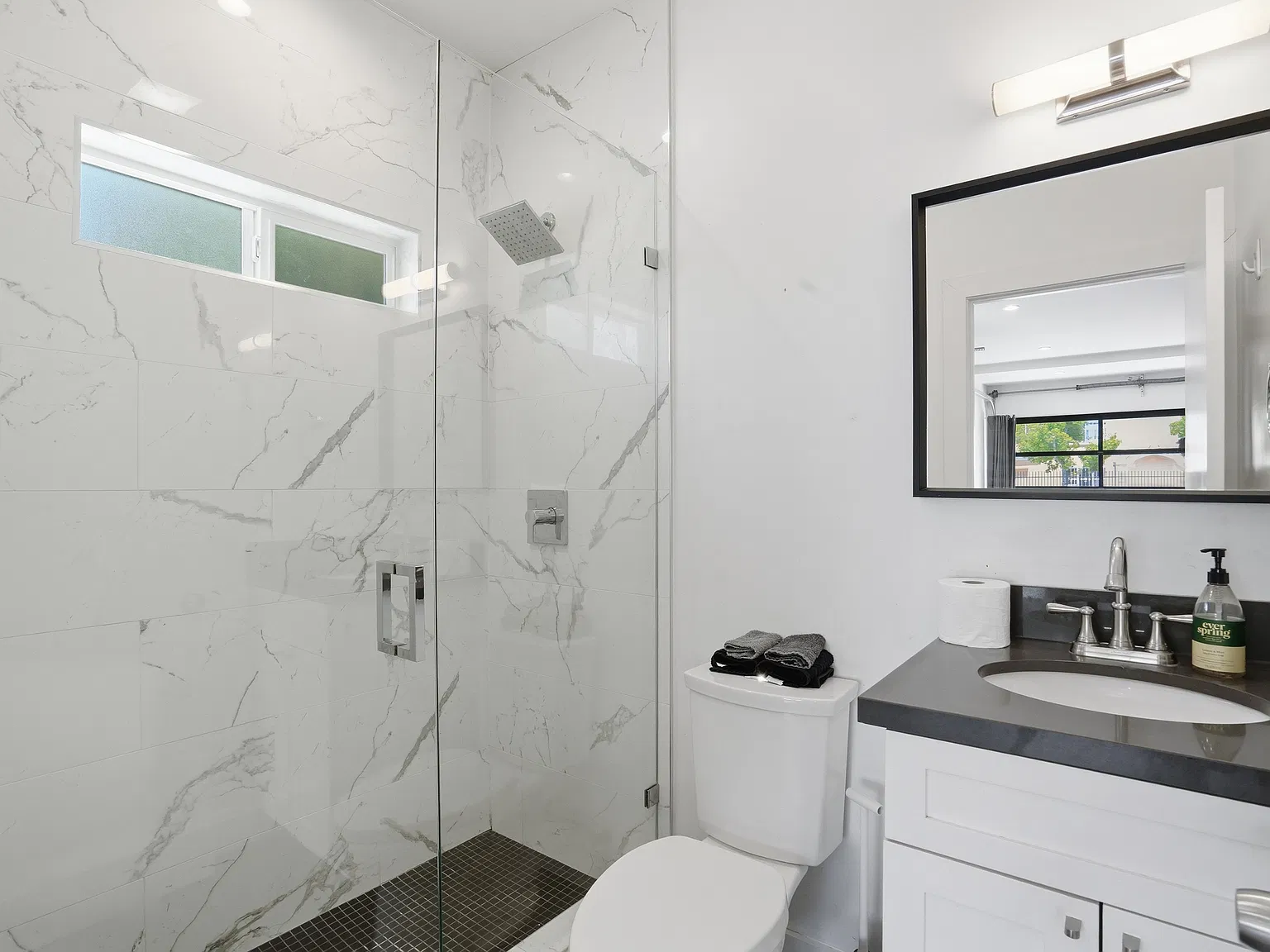 Studio, 450 sqft, $2,200 — Photo 3
