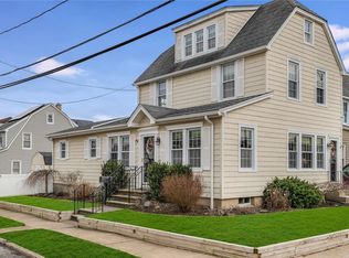 281 Park Ave, Williston Park, NY 11596