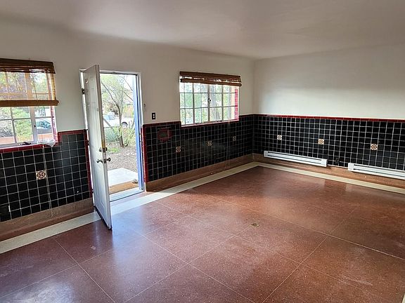 5th image of 1014 Walter St SE #A