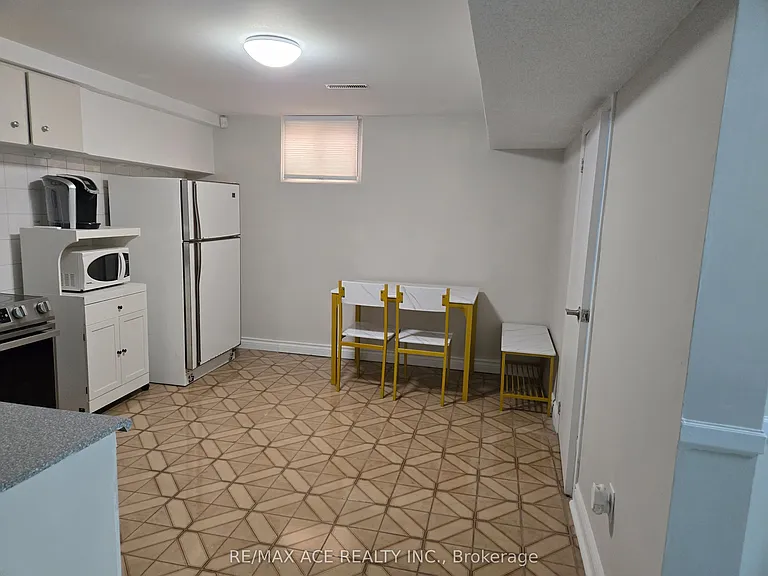 65 Dellbrook Cres #BASEMENT — Photo 11