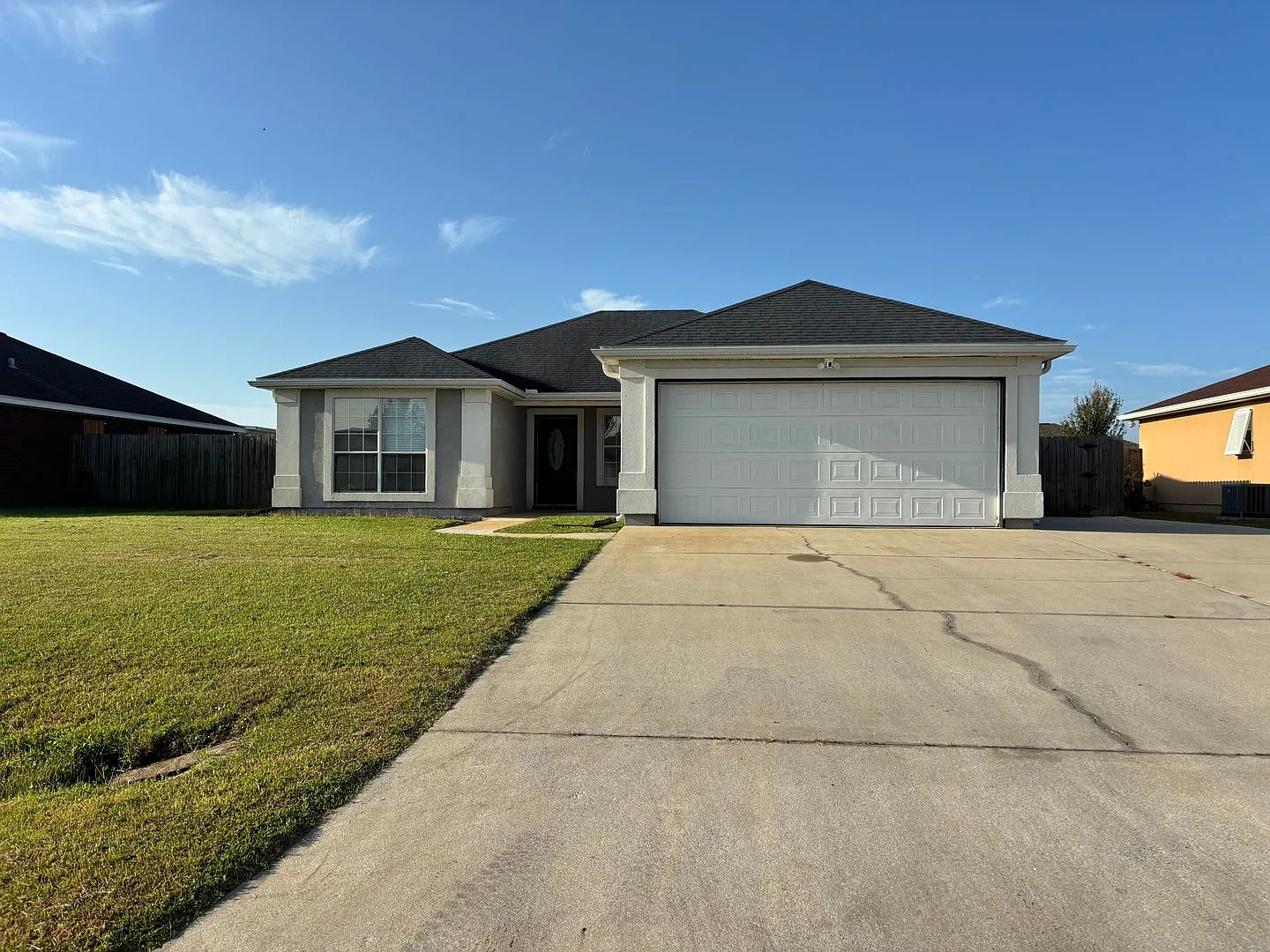 Beautiful 3/2 located at 5424 Nicole Blvd! — Photo 1