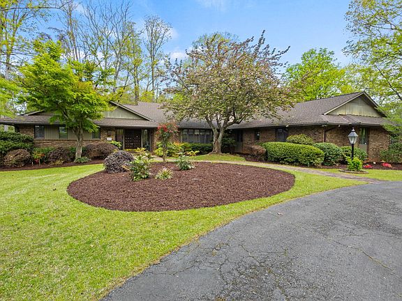 3rd image of 519 Huntington Rd