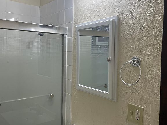 4th image of 2451 N 41st St #2453