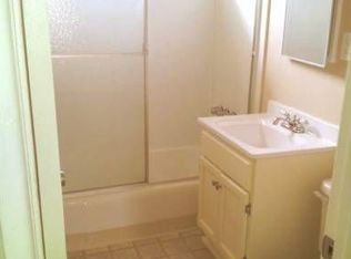 15724 Orange Ave APT 201, Paramount, CA 90723