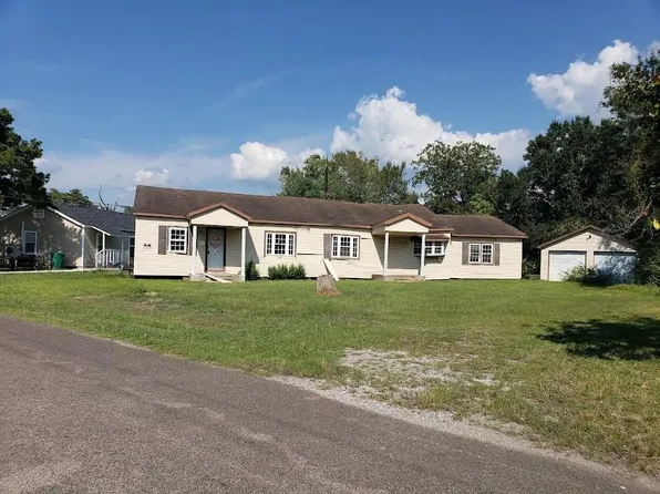 2006 2nd St, Orange, TX 77630