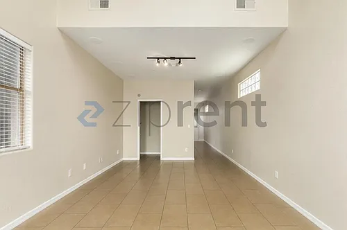 2315 E Pinchot Ave Photo 1