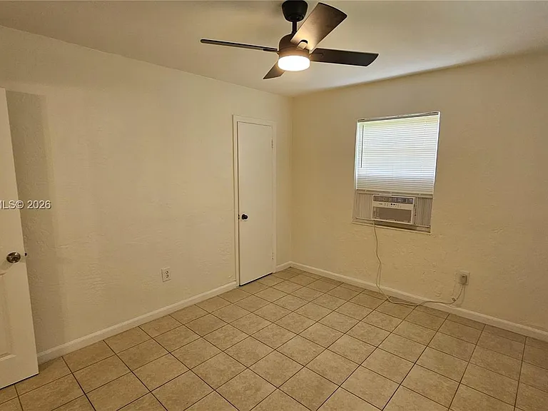 6118 Plunkett St — Photo 8