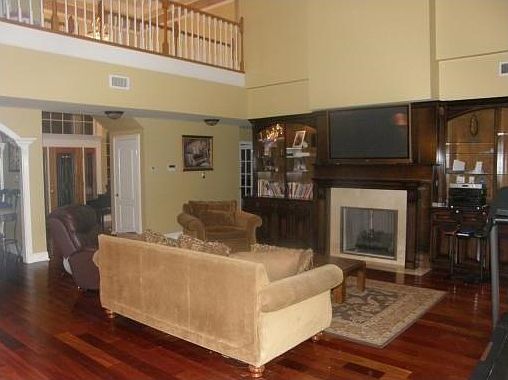 4th image of 161 Torrey Pines Dr