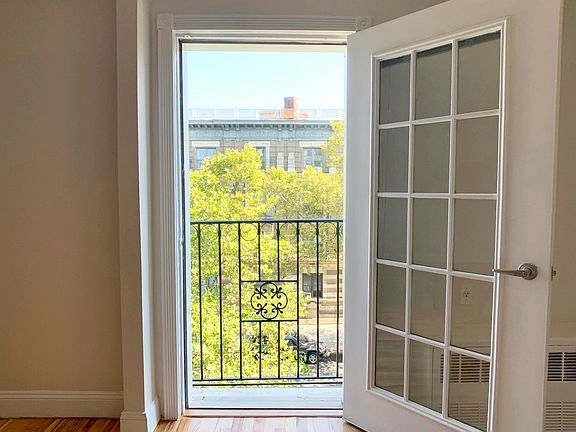4th image of 500 Grand Ave APT 4B